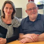 Hun hjælper sin landsmænd på flere måder
