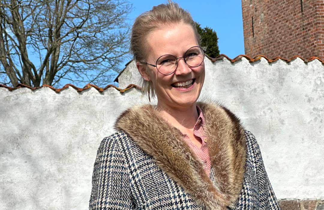 - Jeg har været ”corona-præst” det meste af tiden. Jeg blev indsat i kirkerne den 14. juli 2019, men har ikke prøvet et helt årshjul endnu, siger Karen Vinther Ringsmose, sognepræst i Rorup-Glim pastorat