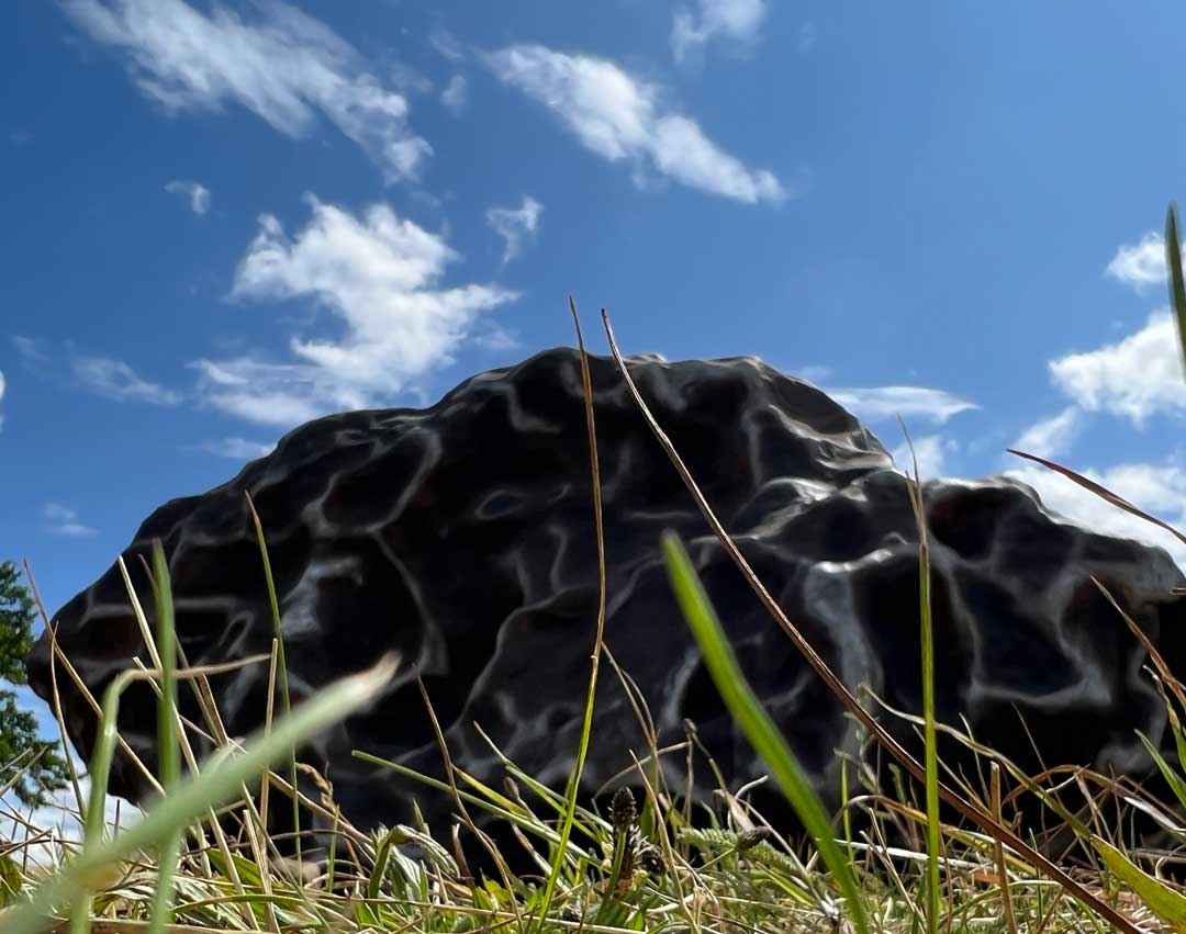 Meteoren er et kunstværk med navnet ”Fremtiden var her allerede’” skabt af billedkunstner Mikkel Carl. 