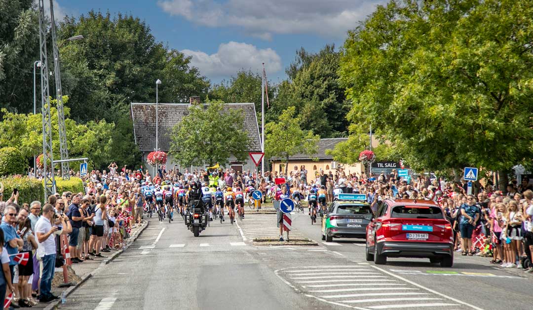 Den 14. august besøger Postnord Danmark Rundt flere byer i Hornsherred. Foto: Dan Møller