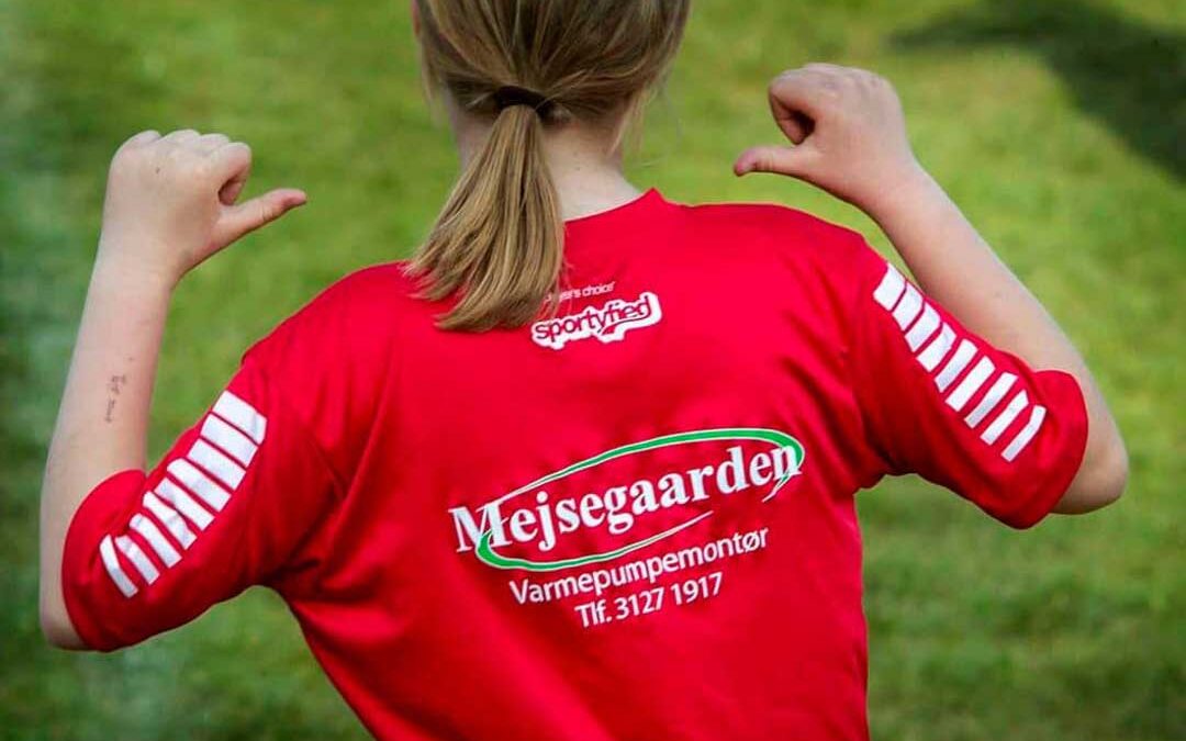 Mejsegaarden sponserer blandt andet to af KHIF’s fodboldhold: U14 og ligaholdet.